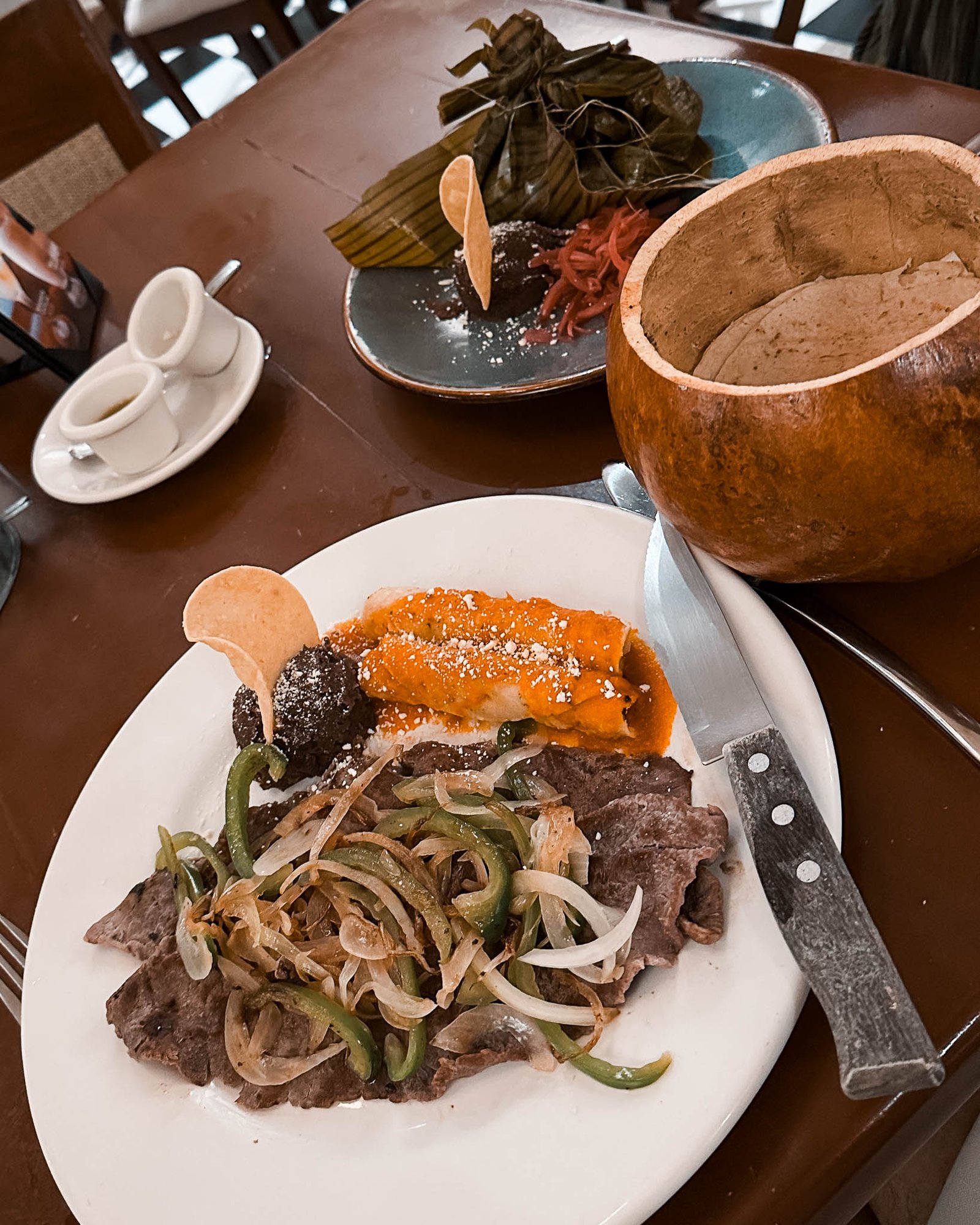 Klassisches Mexikanisches traditionell zubereitetes Essen.