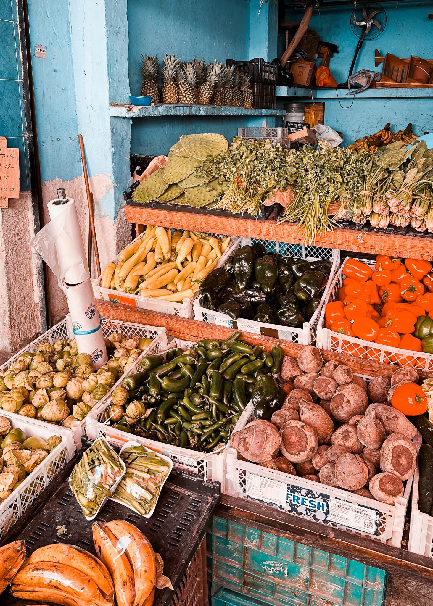 Ein Stand mit exotischen Früchten auf dem Markt